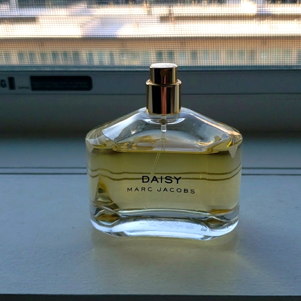 Daisy by Marc Jacobs perfume.  1.7oz